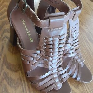 Size 6 1/2 brown heels